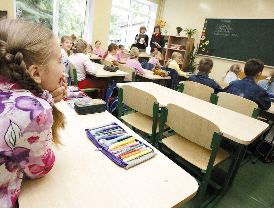 Penkios savivaldybės pereina nuo mokinio prie klasės krepšelio