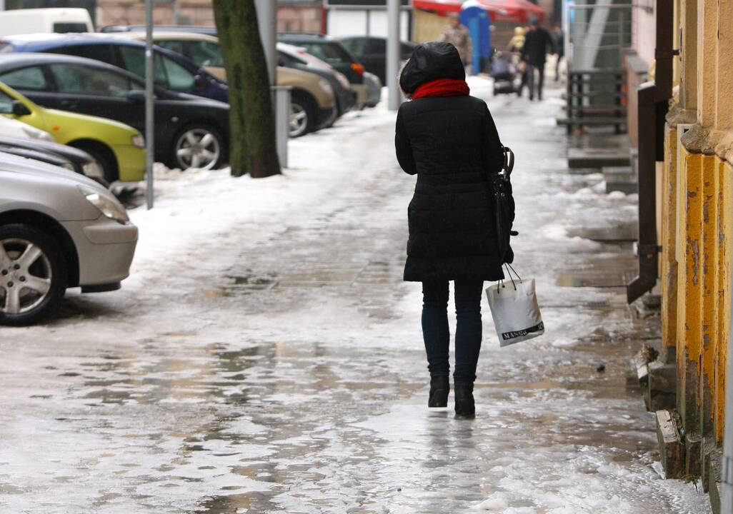 Nemokamo smėlio ir druskos mišinio – į seniūniją