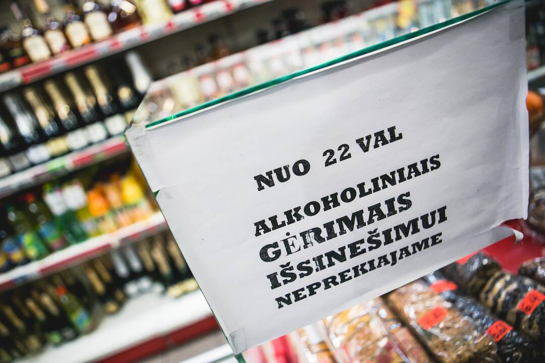 Naktinė prekyba alkoholiu: dauguma pritaria draudimui