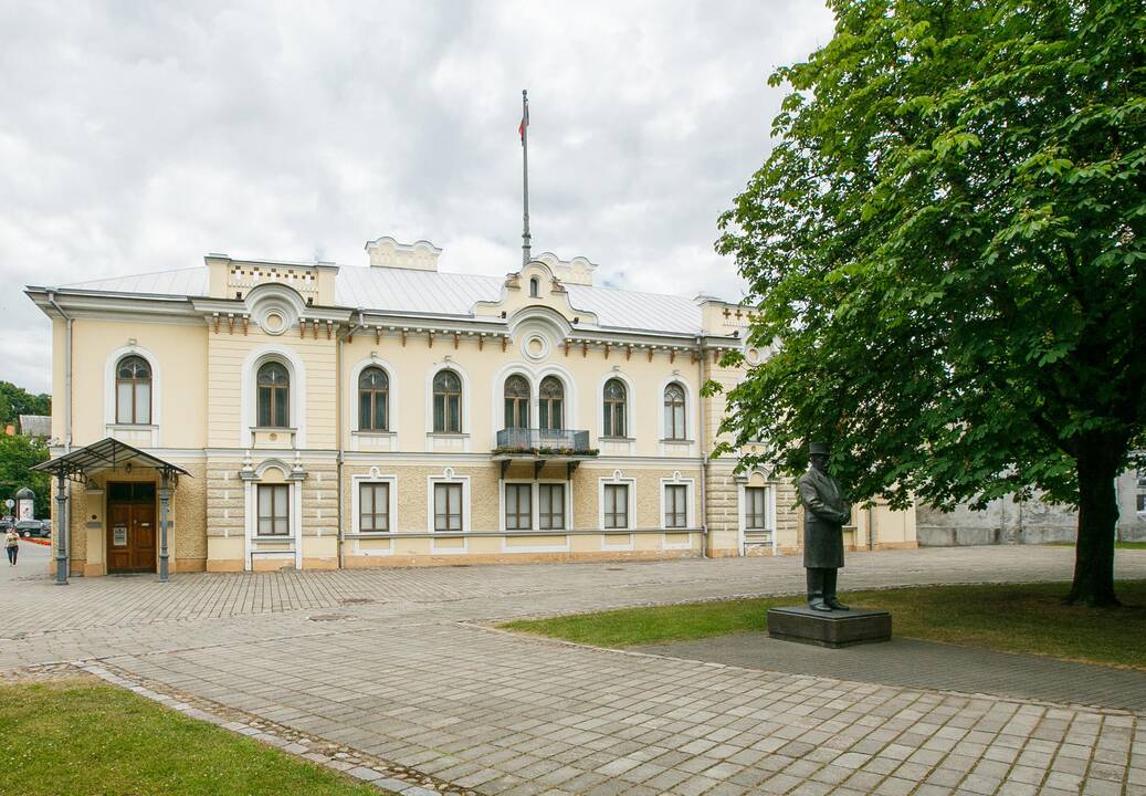 Istorinė prezidentūra laukia sveikinimų