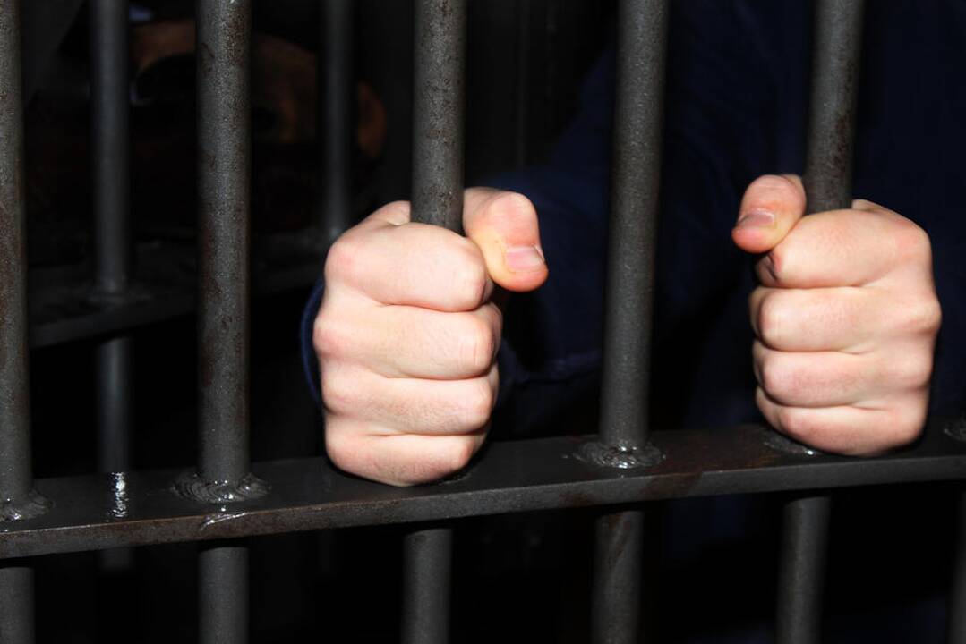 Seimas dėl galimybės į laisvę išeiti nuteistiesiems iki gyvos galvos nebalsavo