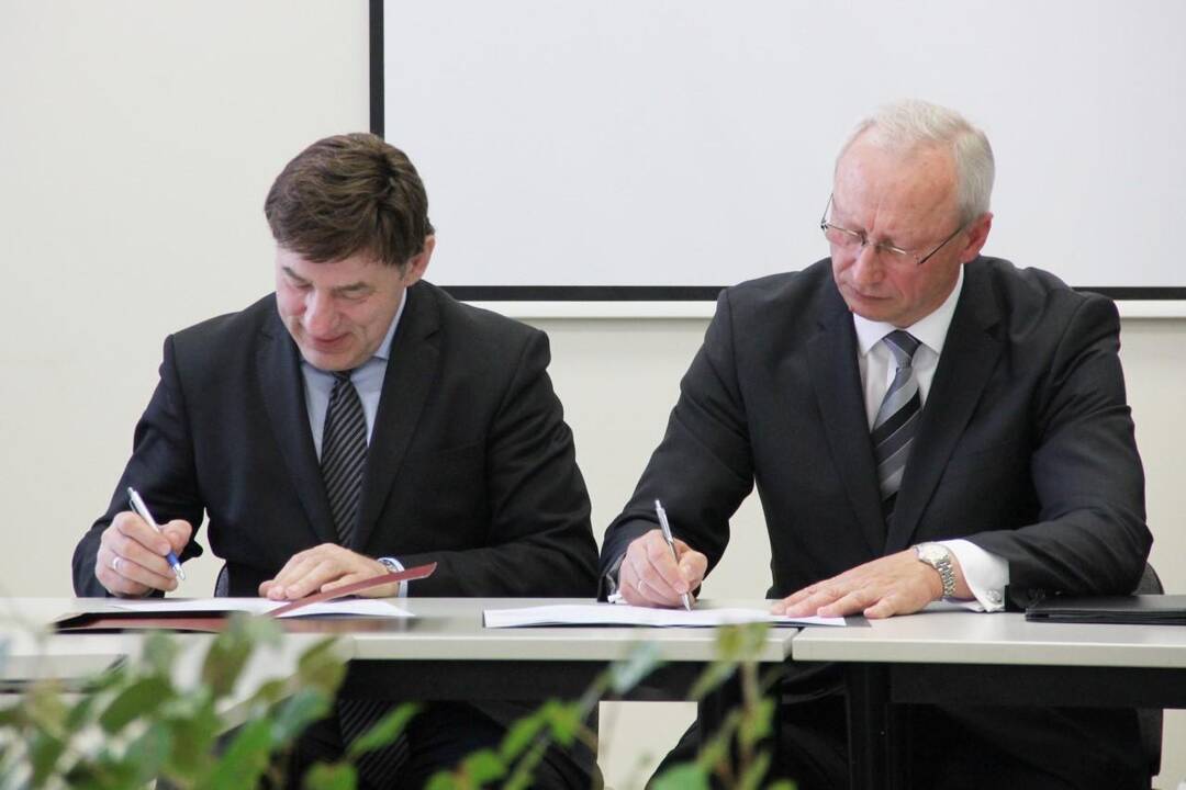 Šiandien ASU ir VDU atstovai pritarė integracijos susitarimui.