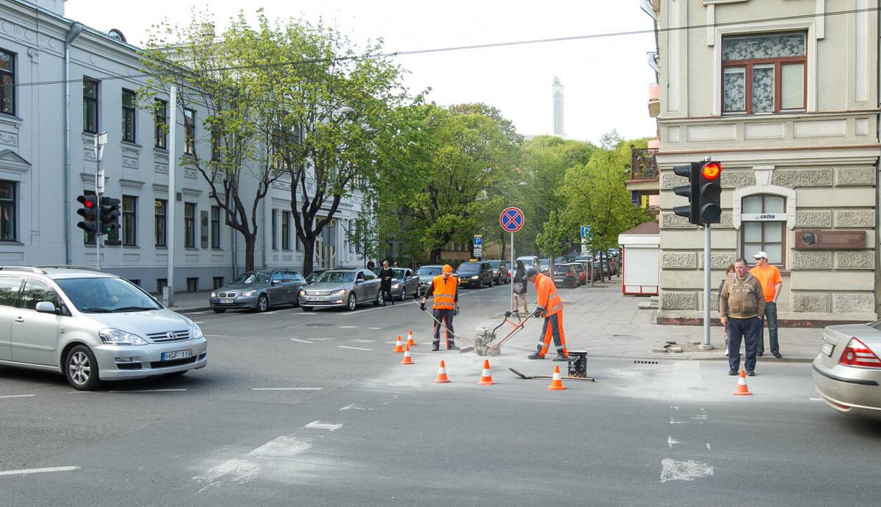 Kelio ženklinimas per piką