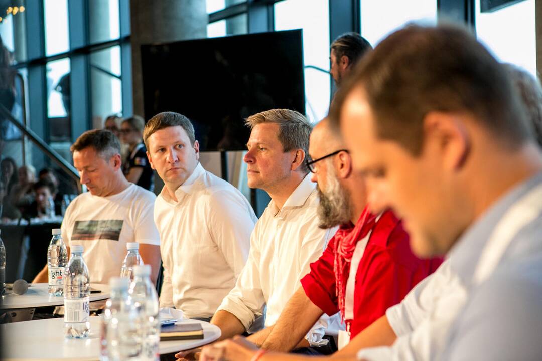 Diskusija : Vilnius vs Kaunas : kas ką vejasi?