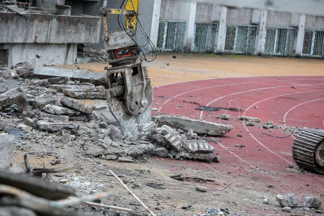 Pradėtos griauti Kauno stadiono tribūnos