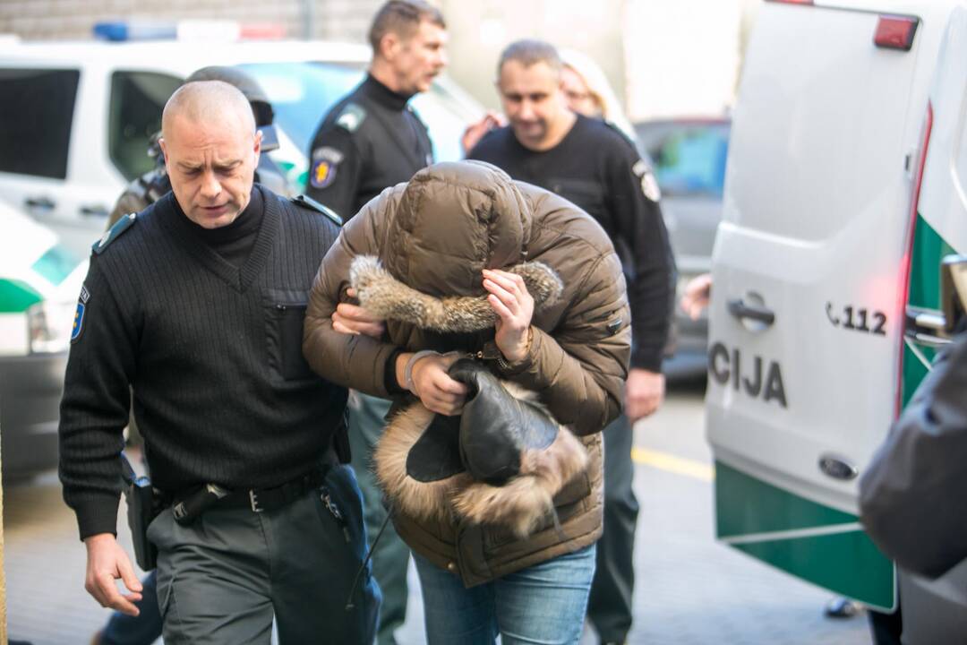 Asilą vėl prašoma suimti