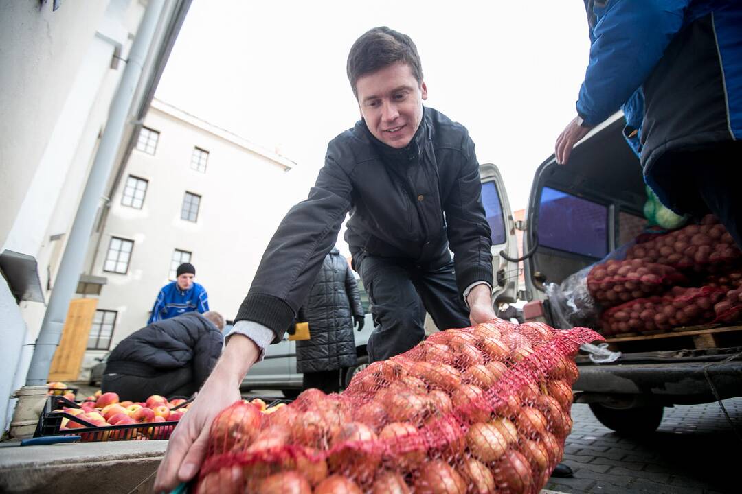 Ūkininkai Kauno kunigų seminarijai dovanojo žemės ūkio gėrybių