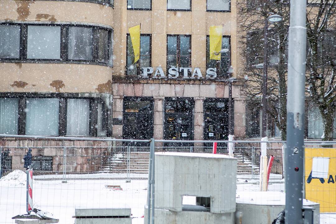 Kauno centrinį paštą užliejo vanduo