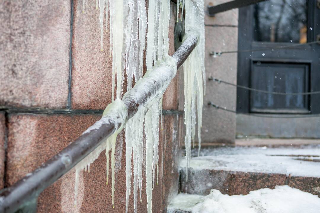 Kauno centrinį paštą užliejo vanduo