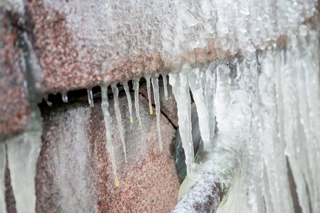 Kauno centrinį paštą užliejo vanduo