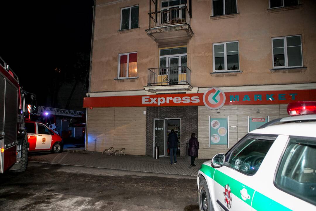 Gaisras Raudondvario pl. esančiame rūsyje