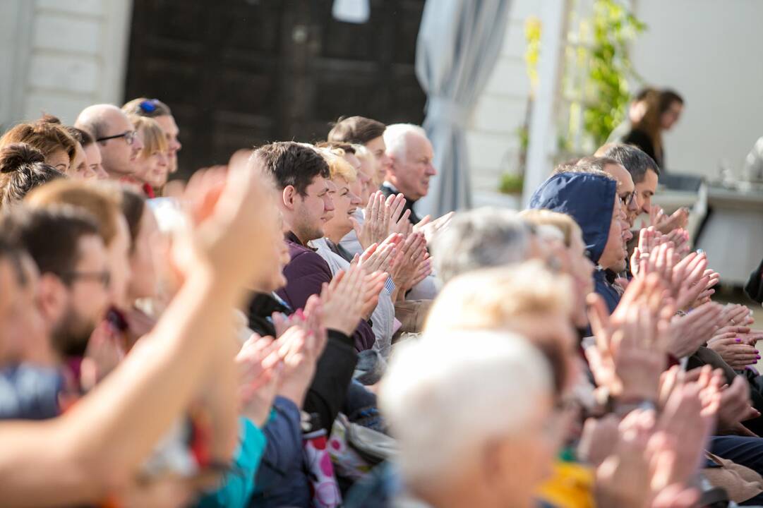 Andrius Kaniava ir grupė "Pasirodymas" 