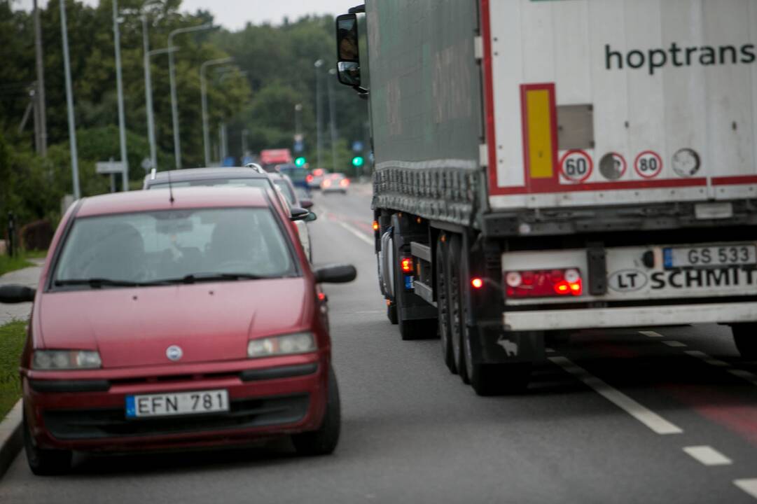 Protesto akcija prieš sunkiasvorius automobilius