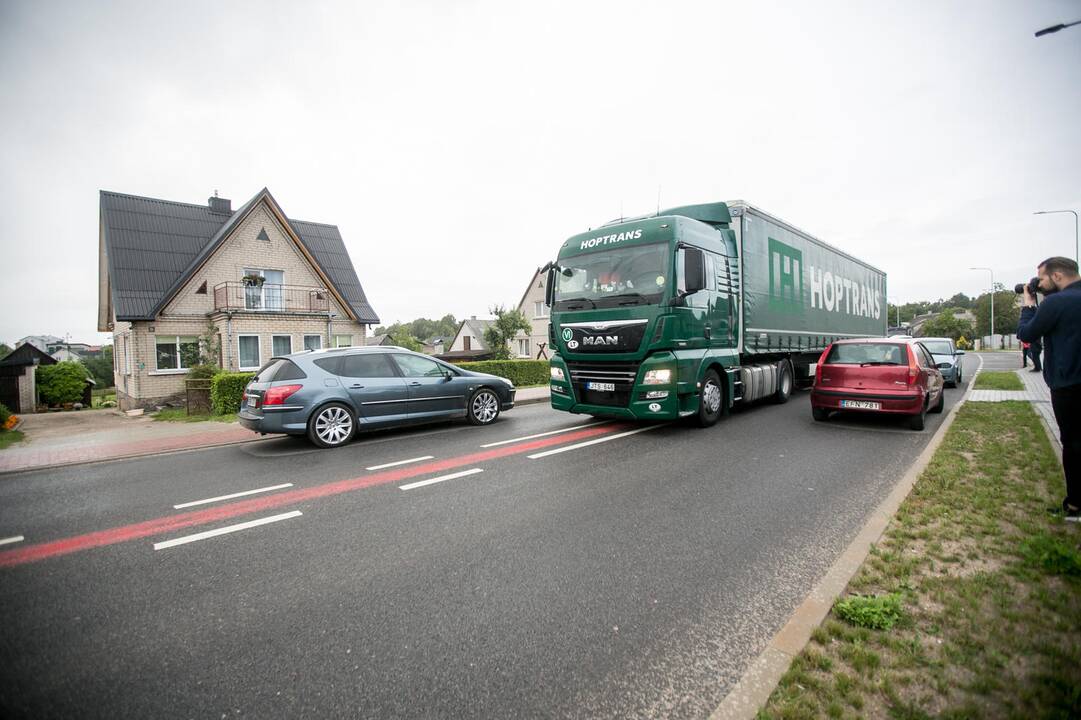 Protesto akcija prieš sunkiasvorius automobilius