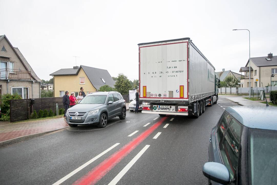 Protesto akcija prieš sunkiasvorius automobilius