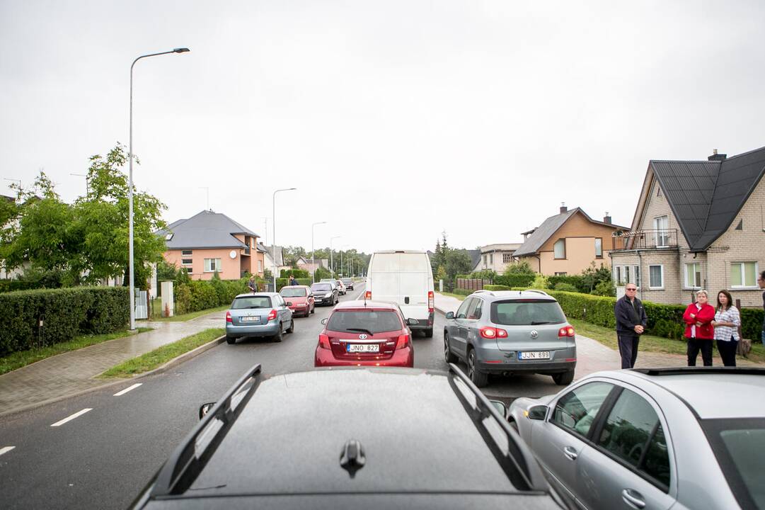 Protesto akcija prieš sunkiasvorius automobilius