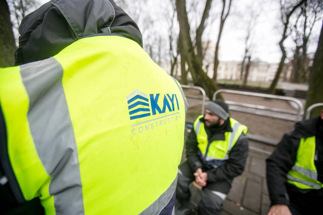 Stadioną statančių turkų protestas