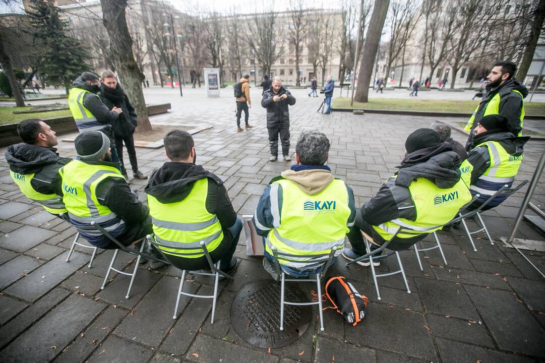 Stadioną statančių turkų protestas