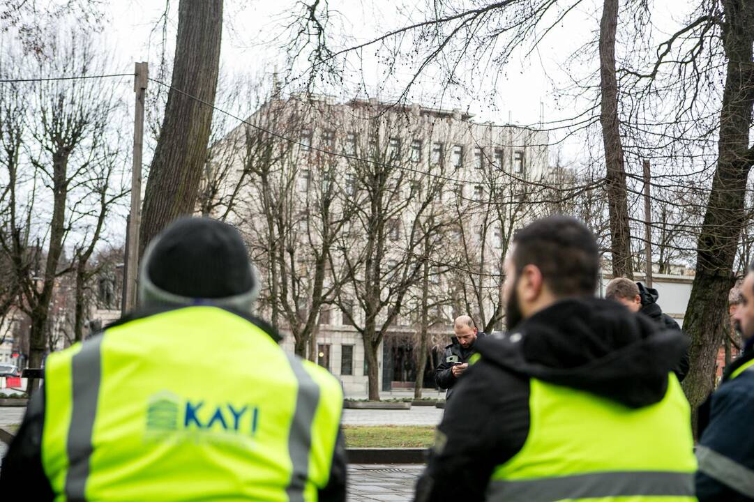 Stadioną statančių turkų protestas