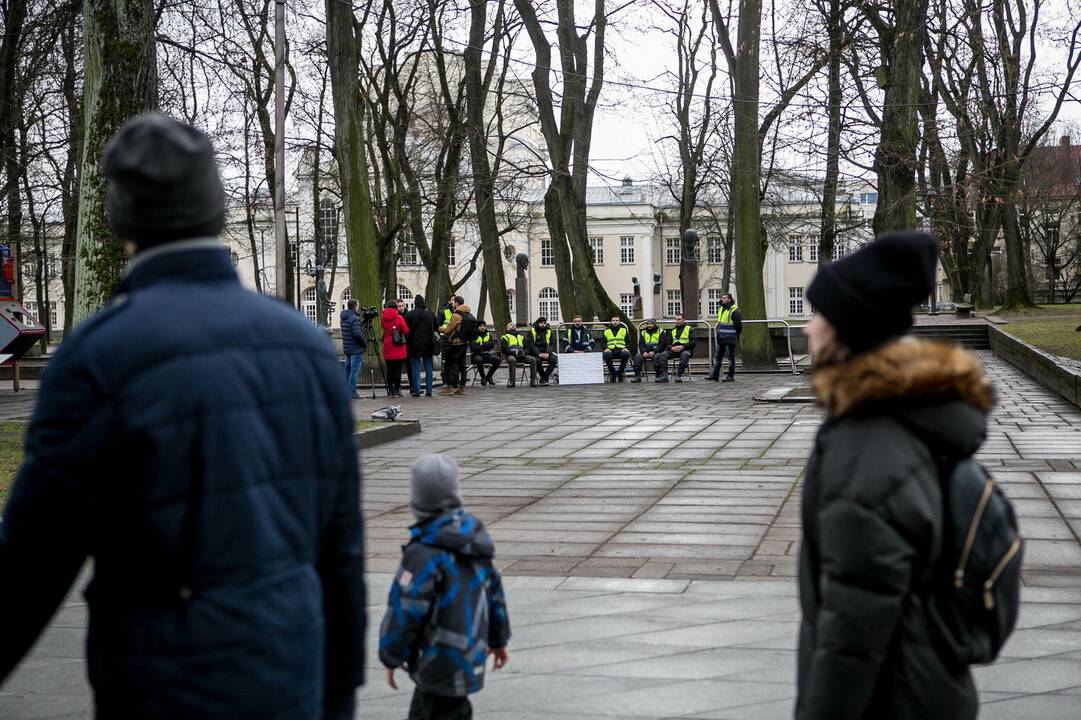 Stadioną statančių turkų protestas