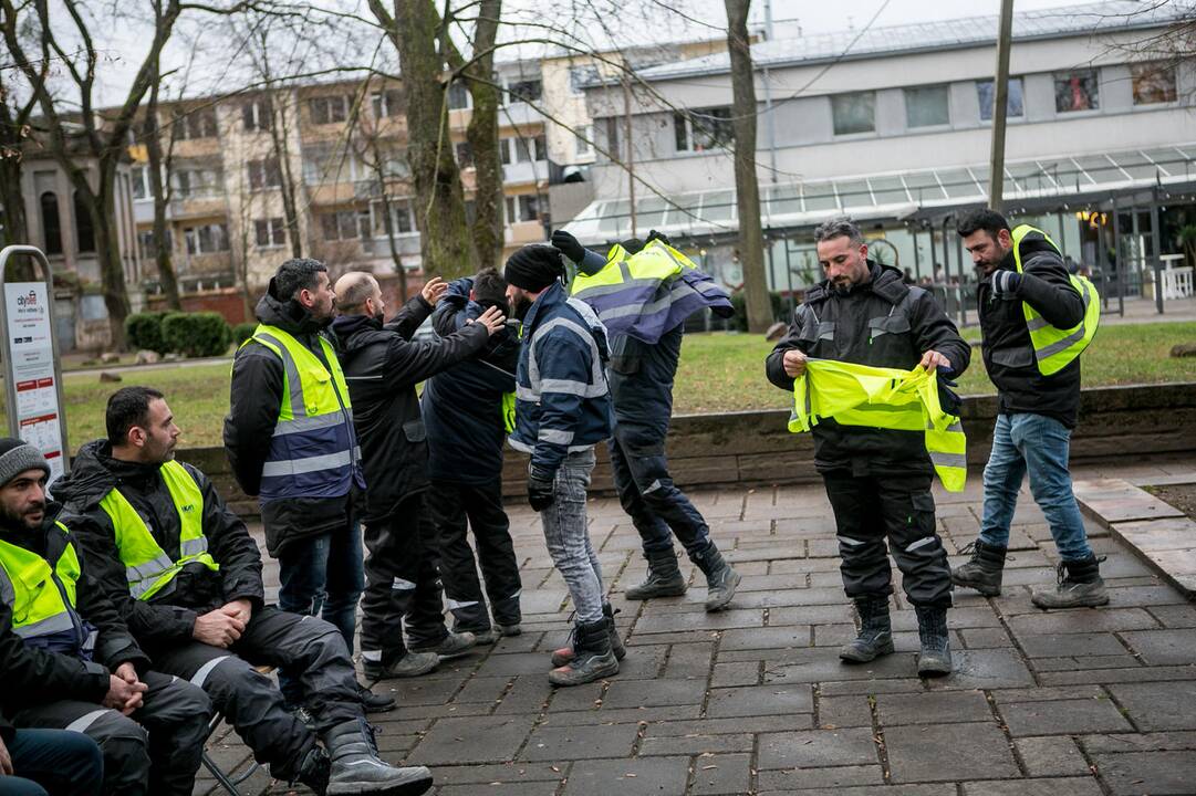 Stadioną statančių turkų protestas