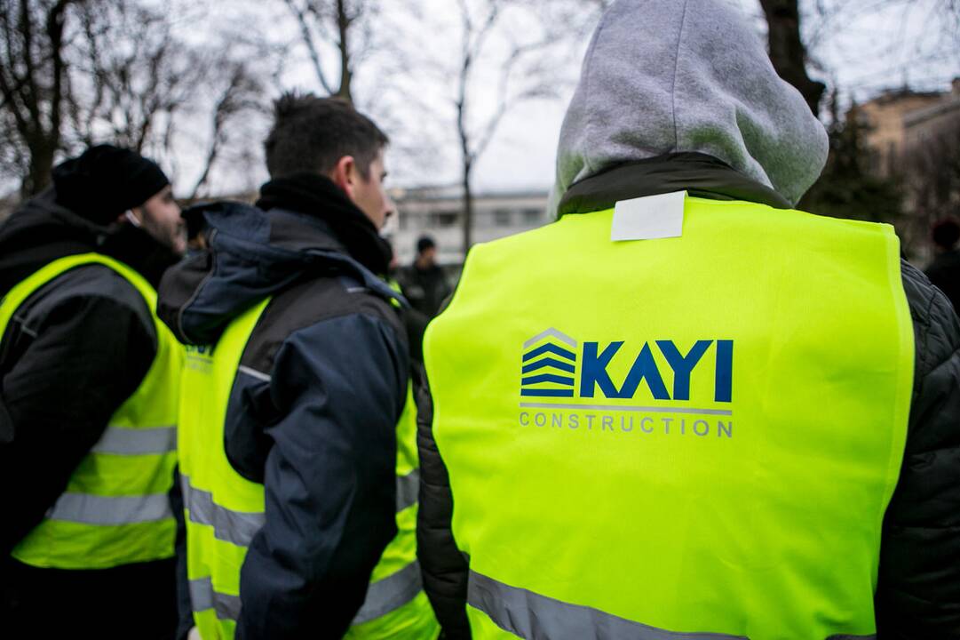 Stadioną statančių turkų protestas