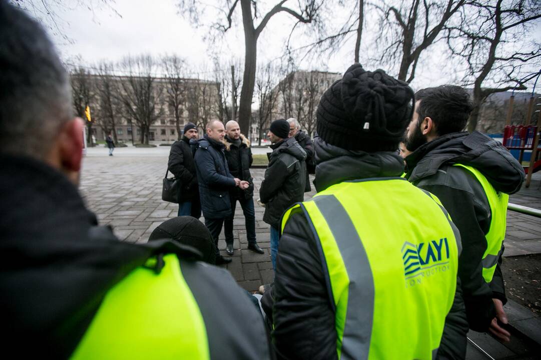 Stadioną statančių turkų protestas