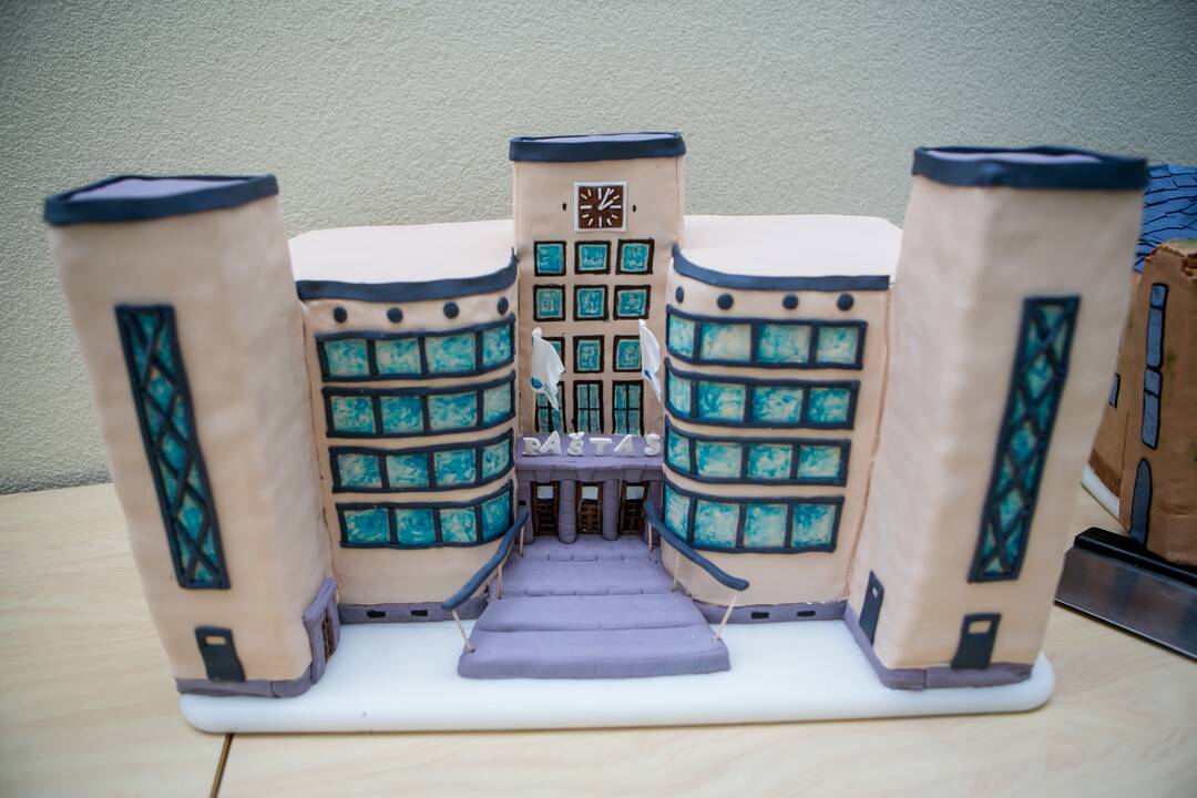 Tarpukario modernistiniai pastatai virto tortais