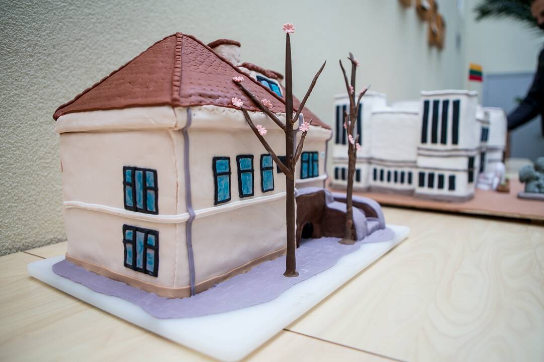 Tarpukario modernistiniai pastatai virto tortais