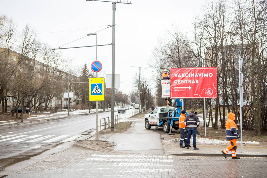 Darbą pradeda didžiausias vakcinavimo centras Lietuvoje – Kauno ledo rūmai