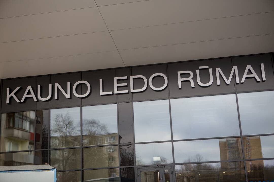Darbą pradeda didžiausias vakcinavimo centras Lietuvoje – Kauno ledo rūmai