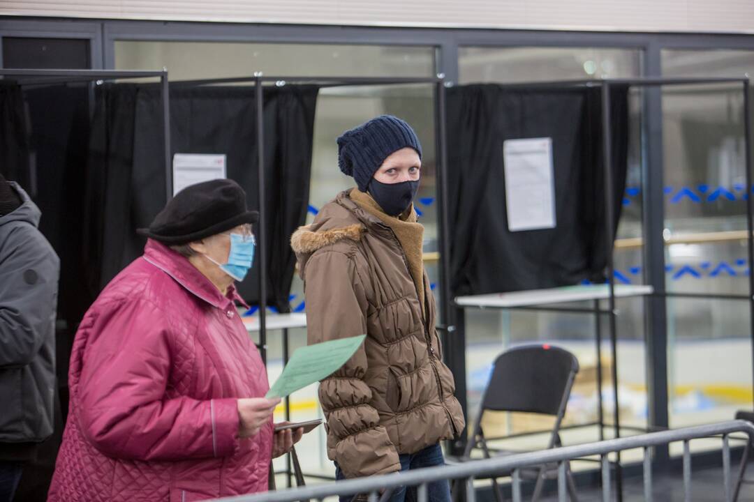 Darbą pradeda didžiausias vakcinavimo centras Lietuvoje – Kauno ledo rūmai