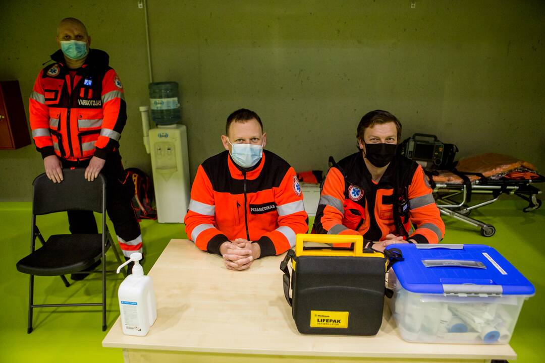 Darbą pradeda didžiausias vakcinavimo centras Lietuvoje – Kauno ledo rūmai