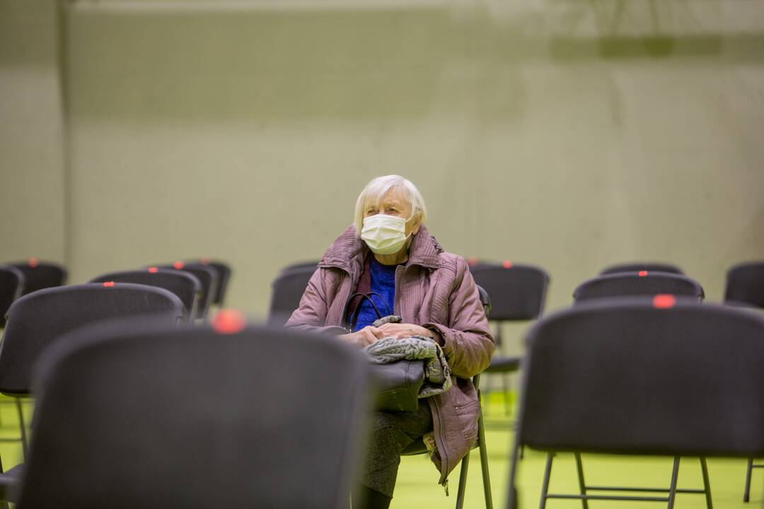 Darbą pradeda didžiausias vakcinavimo centras Lietuvoje – Kauno ledo rūmai