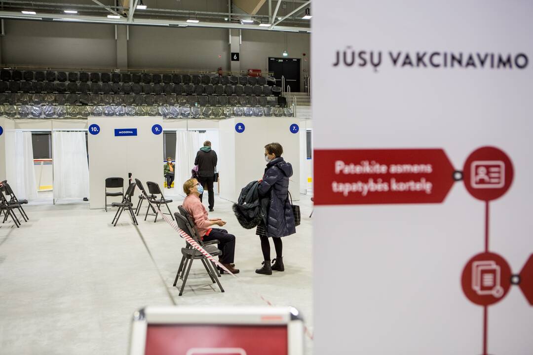 Darbą pradeda didžiausias vakcinavimo centras Lietuvoje – Kauno ledo rūmai