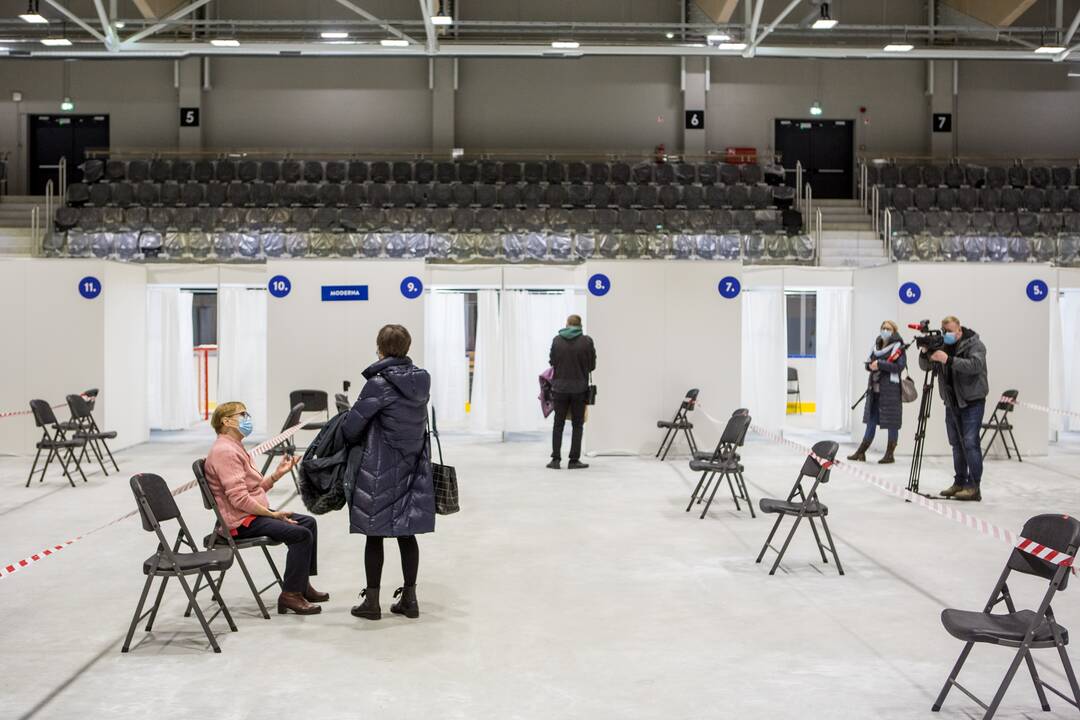 Darbą pradeda didžiausias vakcinavimo centras Lietuvoje – Kauno ledo rūmai