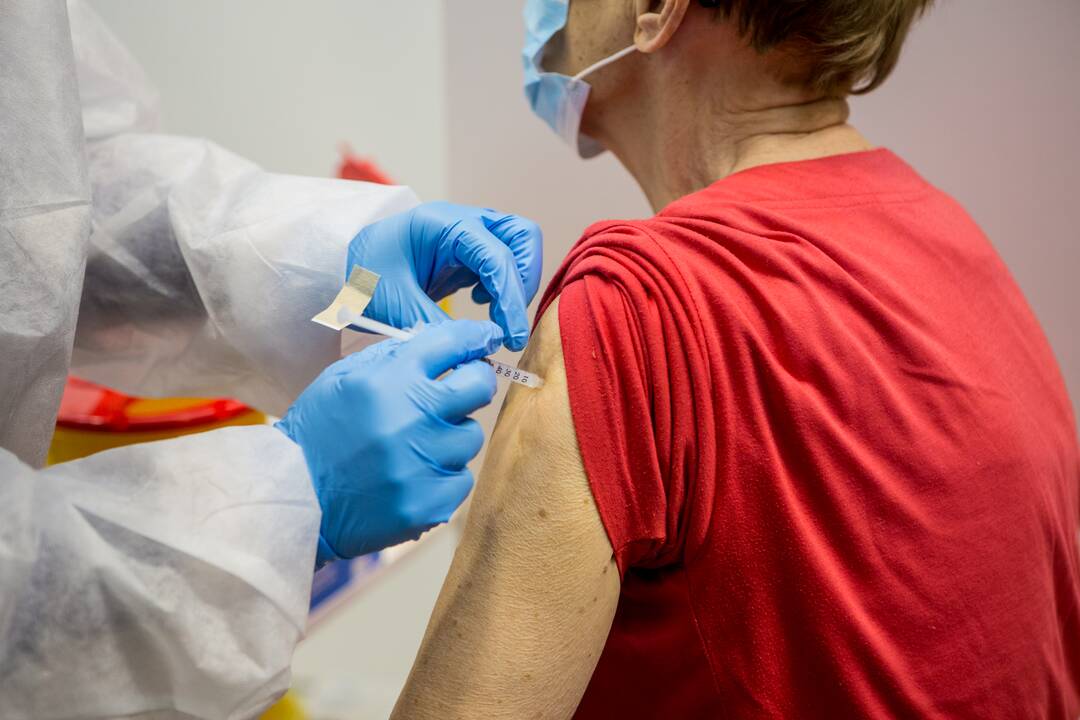 Darbą pradeda didžiausias vakcinavimo centras Lietuvoje – Kauno ledo rūmai