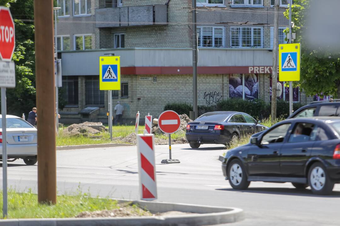 Uždaryta Kovo 11-osios gatvės atkarpa