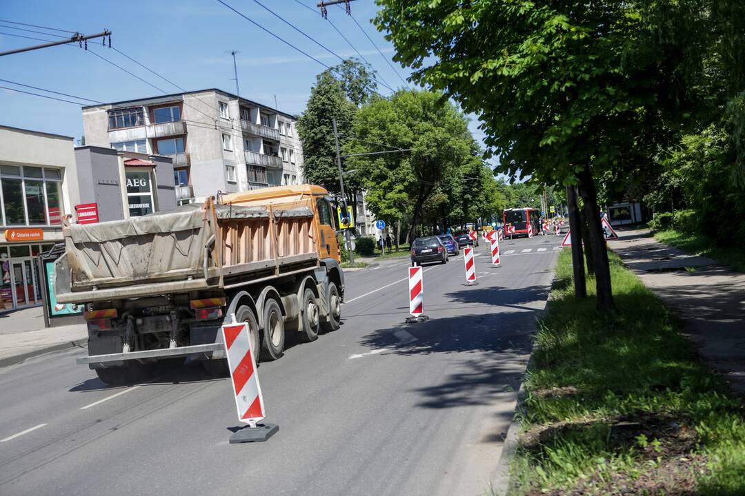 Uždaryta Kovo 11-osios gatvės atkarpa