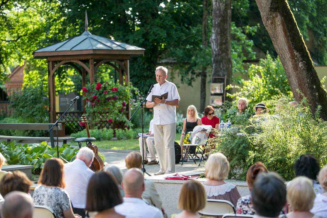Pagerbta „Poezijos pavasario“ laureatė D.Zelčiūtė