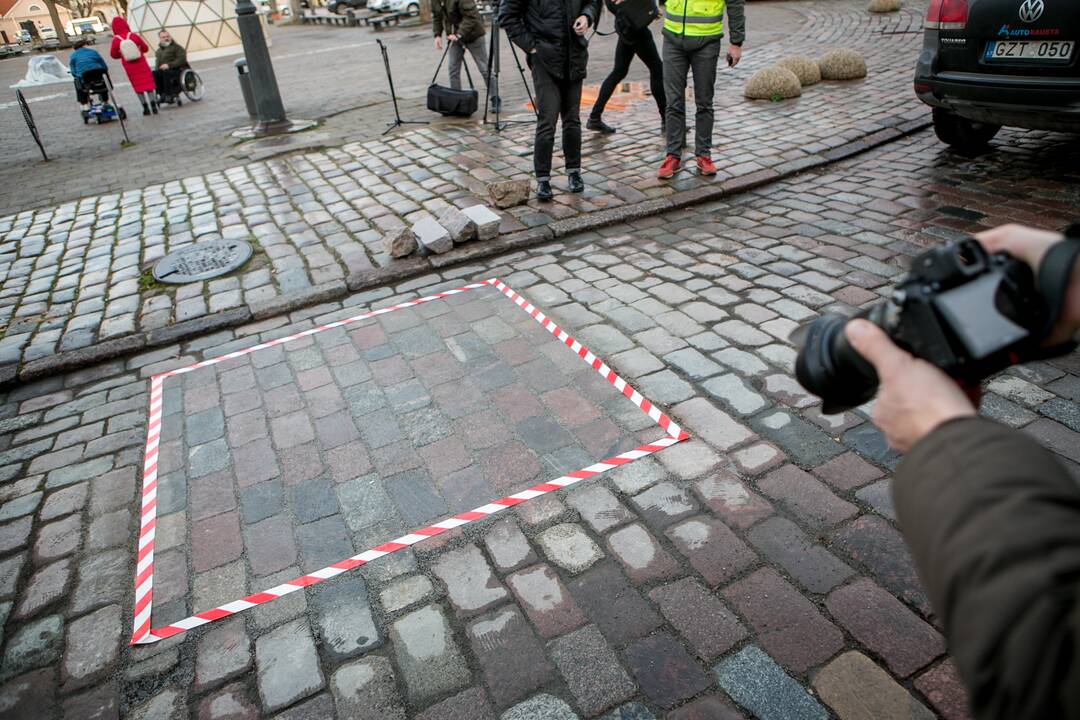 Pristatytas Vilniaus gatvės nulygintas grindinys