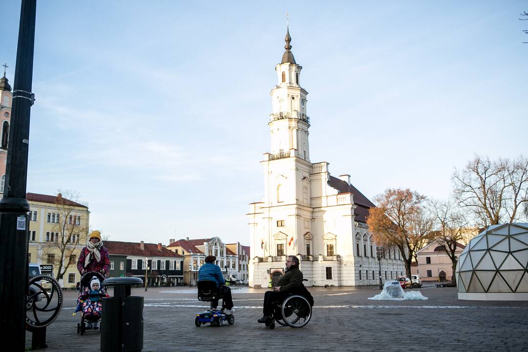 Pristatytas Vilniaus gatvės nulygintas grindinys