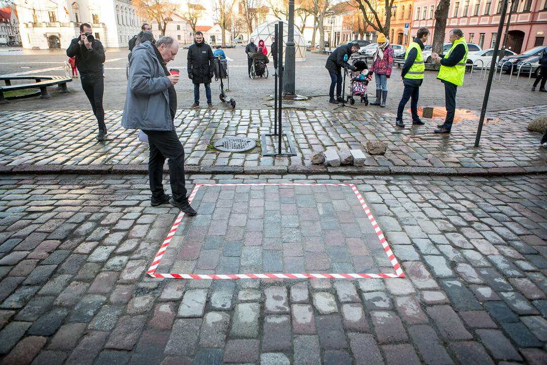 Pristatytas Vilniaus gatvės nulygintas grindinys