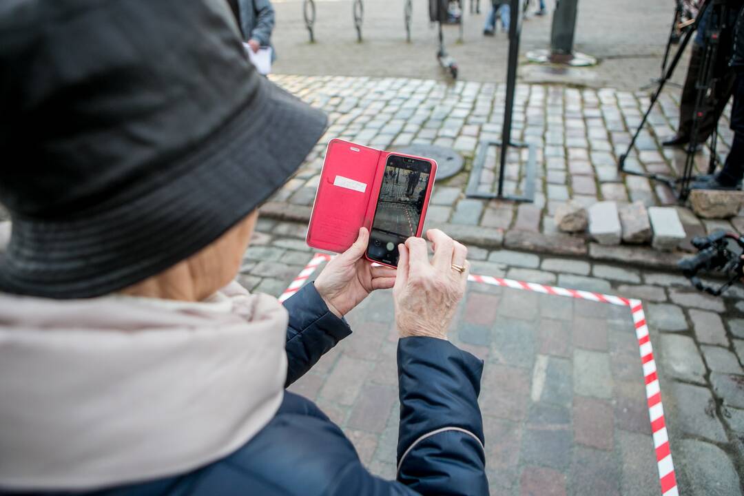 Pristatytas Vilniaus gatvės nulygintas grindinys