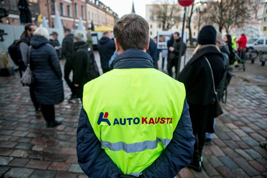Pristatytas Vilniaus gatvės nulygintas grindinys