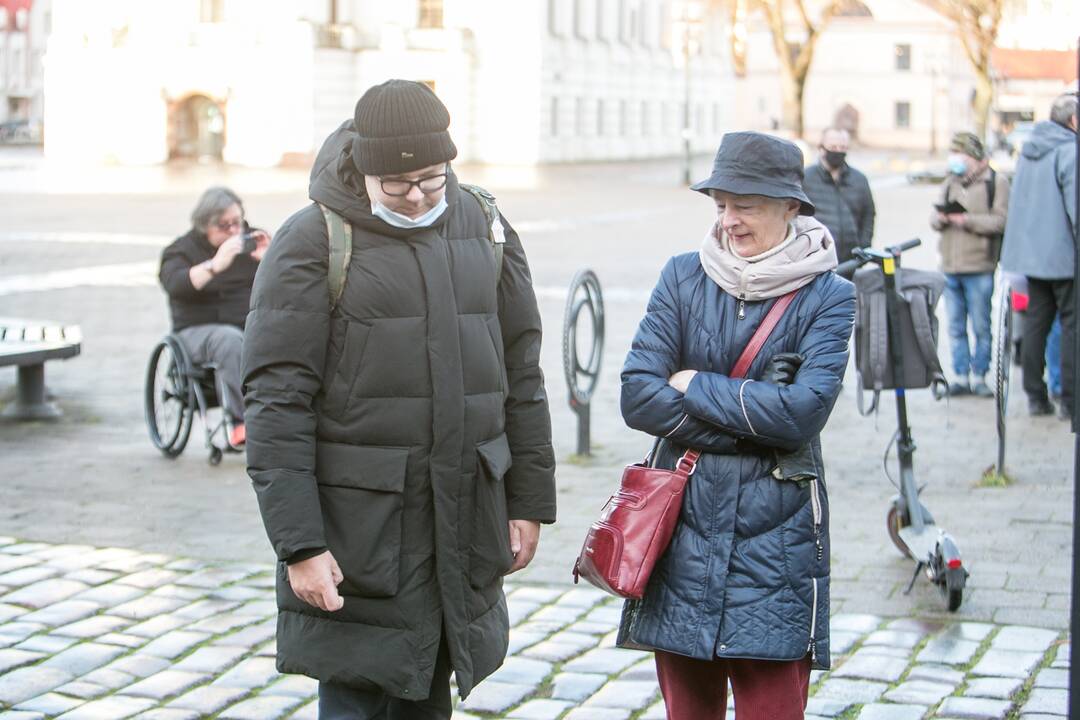Pristatytas Vilniaus gatvės nulygintas grindinys