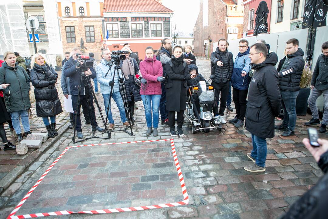 Pristatytas Vilniaus gatvės nulygintas grindinys
