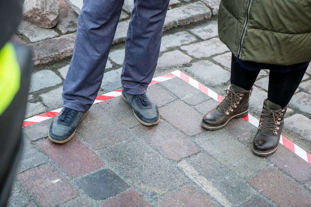 Pristatytas Vilniaus gatvės nulygintas grindinys