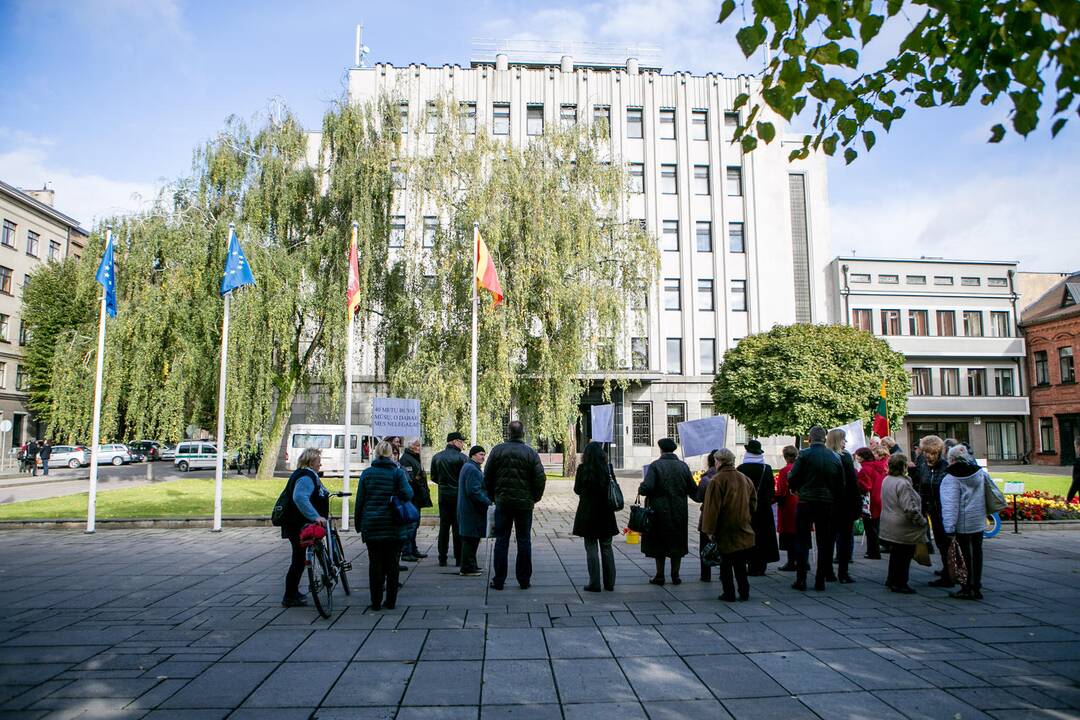 Mitingas prie Kauno savivaldybės 