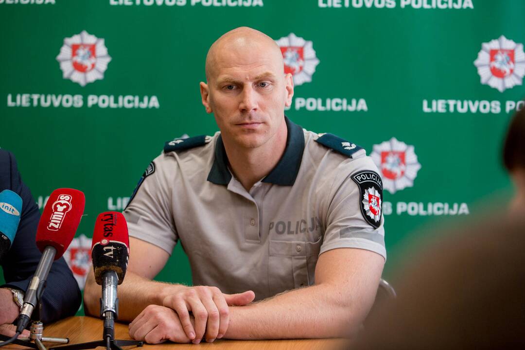 Spaudos konferencija dėl nelegalių užkandžių gamintojų